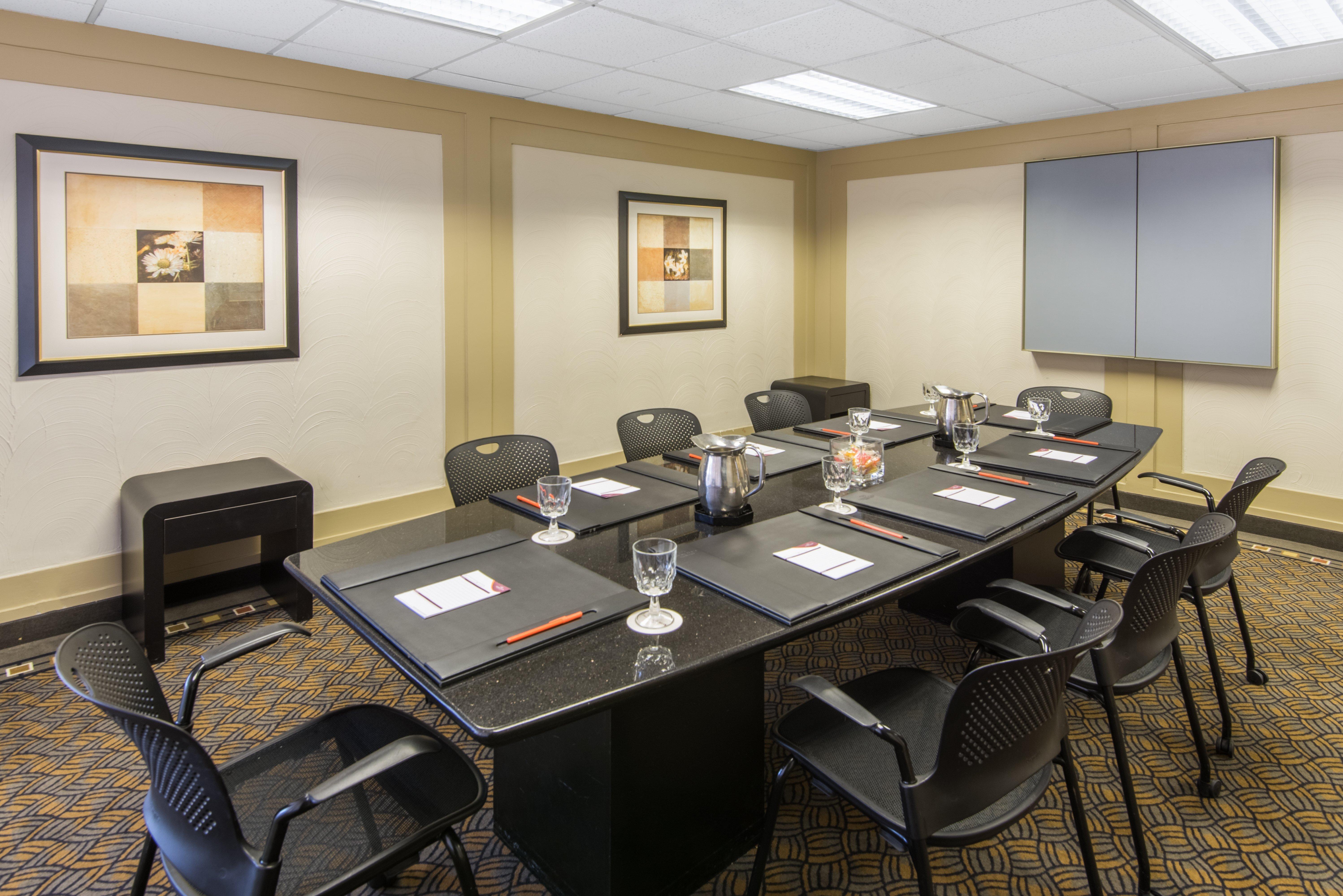 Crowne Plaza Hotel Virginia Beach-Norfolk By Ihg Exterior photo